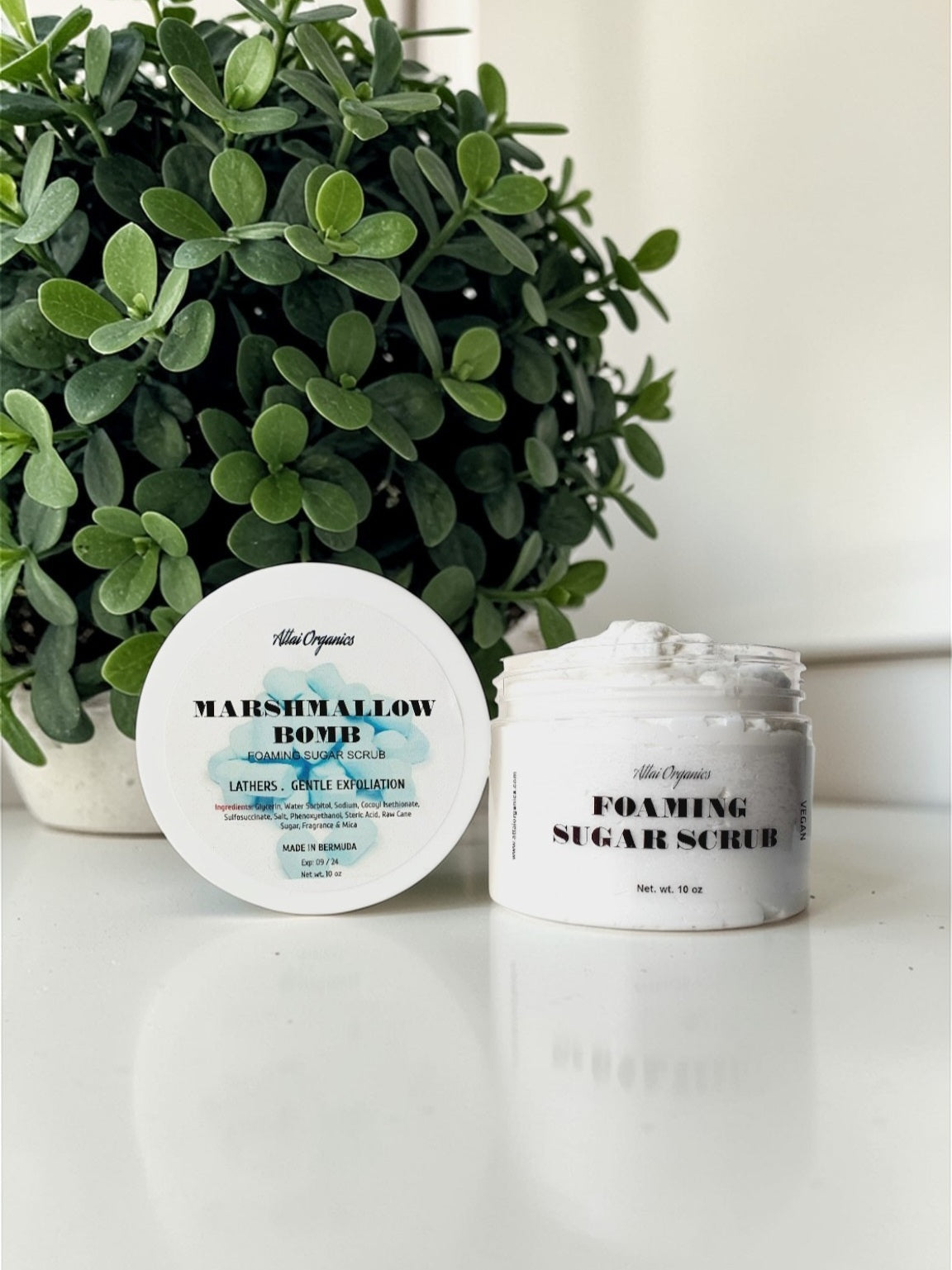 ' Marshmallow Bomb ' Foaming Sugar Scrub